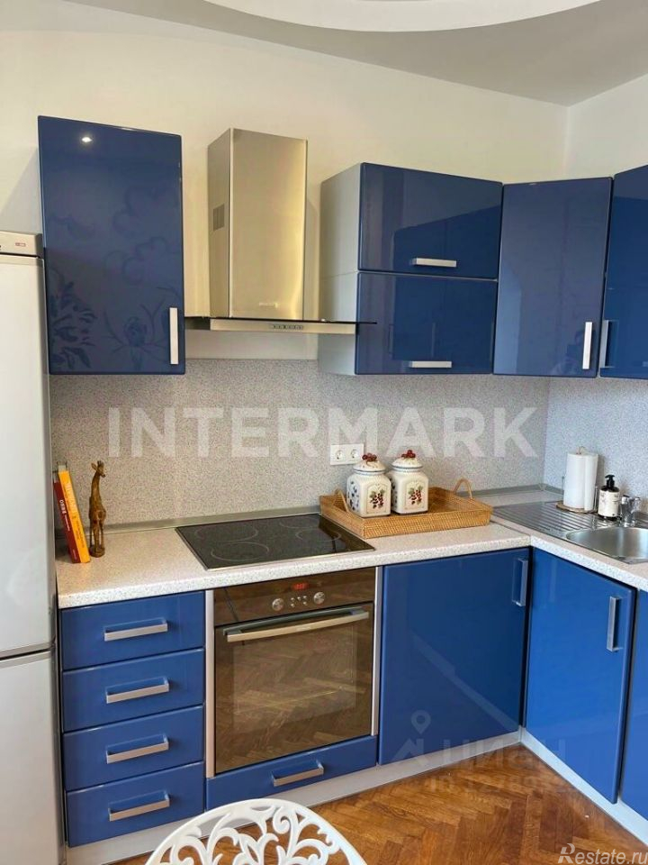Продажа 2-комн квартиры на вторичном рынке Скаковая улица,  д. 5