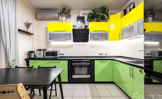 Продажа 2-комн квартиры на вторичном рынке проспект Медиков,  д. 10 к4