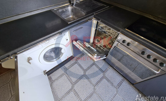 Продажа 3-комн квартиры на вторичном рынке ул Перекопская,  д. 21,  к. 1