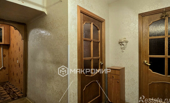 Продажа 3-комн квартиры на вторичном рынке Нарвская улица,  д. 4 к1