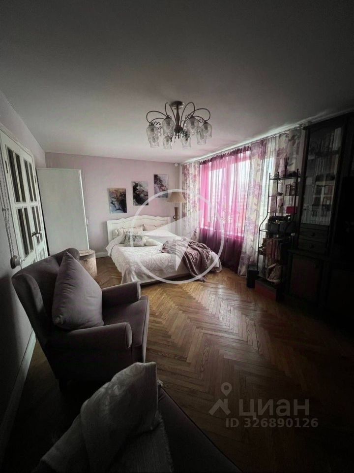 Продажа 3-комн квартиры на вторичном рынке улица 8 Марта, 2/10К3