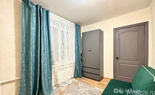 Аренда 2-комн квартиры на вторичном рынке ул Изумрудная,  д. 24,  к. 2