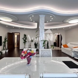 Продажа 4-комн квартиры на вторичном рынке Обуховской обороны пр-кт,  д. 110,  к. 1