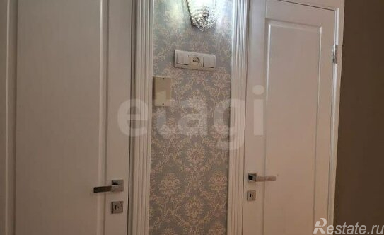 Продажа 2-комн квартиры на вторичном рынке улица Раменки,  д. 18