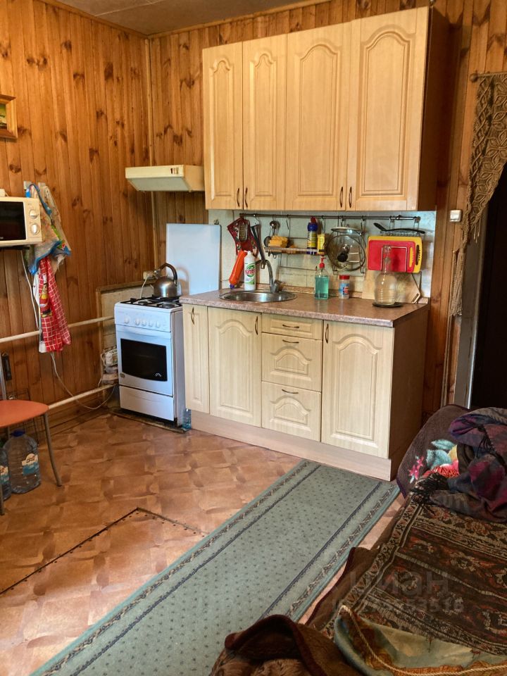 Продажа 2-комн квартиры на вторичном рынке пос. Пески, 13