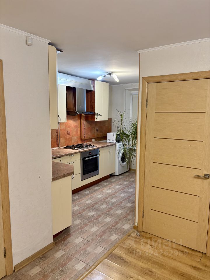 Продажа 2-комн квартиры на вторичном рынке улица Металлургов, 8/20