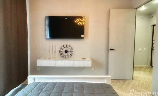 Продажа 1-комн квартиры на вторичном рынке Черниговская улица,  д. 13 к2