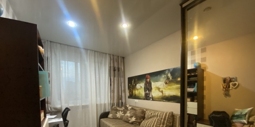 2-комн квартира Чекистов ул. ,  д. 22