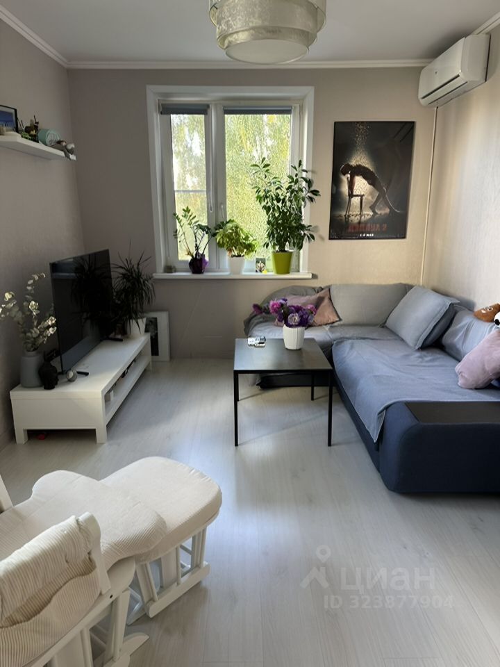 Продажа 2-комн квартиры на вторичном рынке Енисейская улица, 29