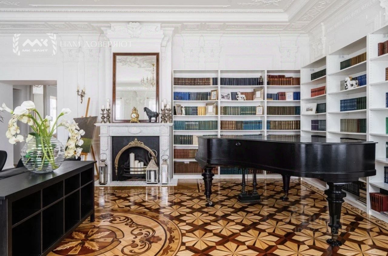 Продажа 3-комн квартиры на вторичном рынке набережная Лейтенанта Шмидта, 33