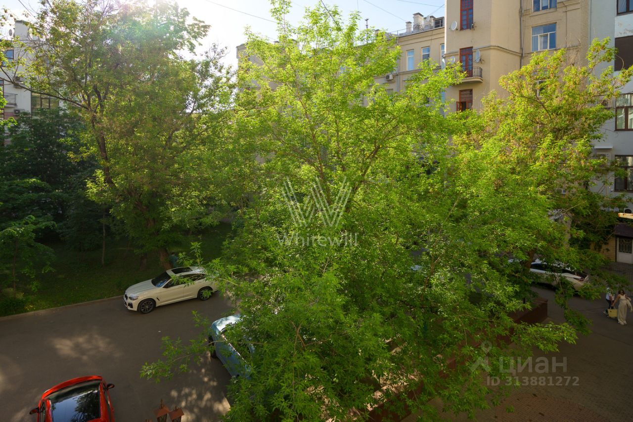 Продажа 2-комн квартиры на вторичном рынке Староконюшенный переулок, 45