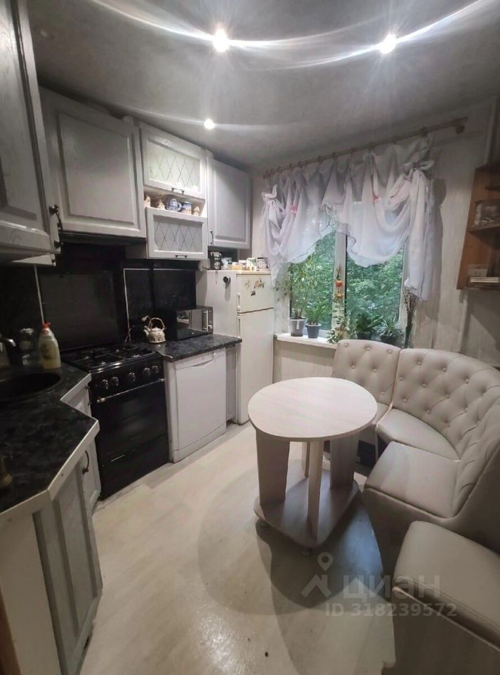 Продажа 2-комн квартиры на вторичном рынке Малая Охта тер., улица Казанская, 18