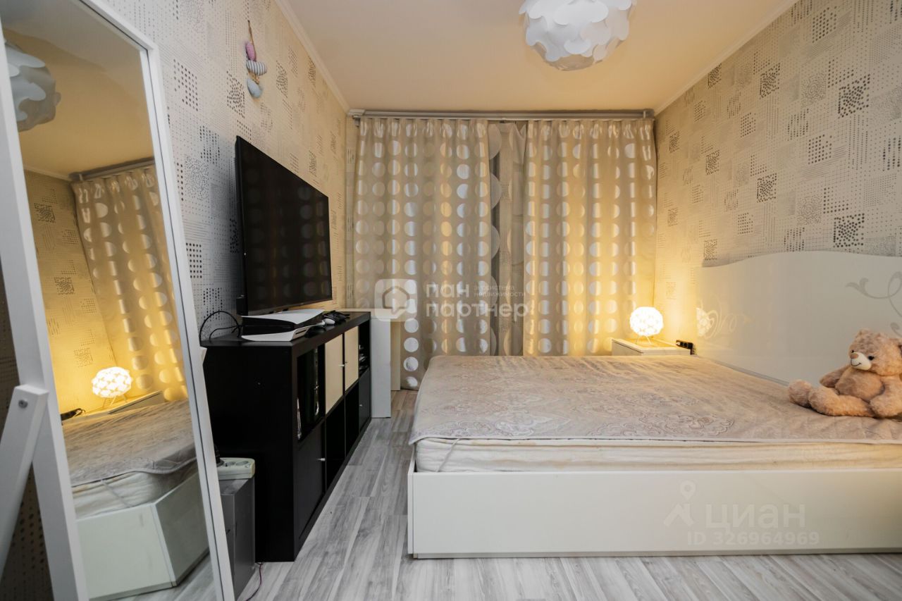 Продажа 2-комн квартиры на вторичном рынке Мурино, площадь Привокзальная, 5Ак1