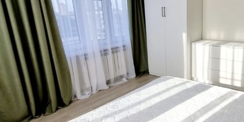 3-комн квартира улица Красных Зорь, 23