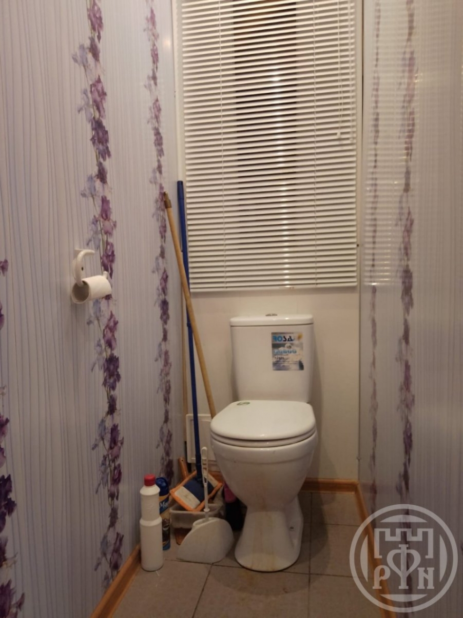 Продажа 2-комн квартиры на вторичном рынке Луга г., Володарского пр.,  д. 14