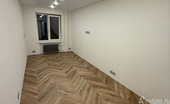 Продажа 3-комн квартиры на вторичном рынке ул Знаменская,  д. 19