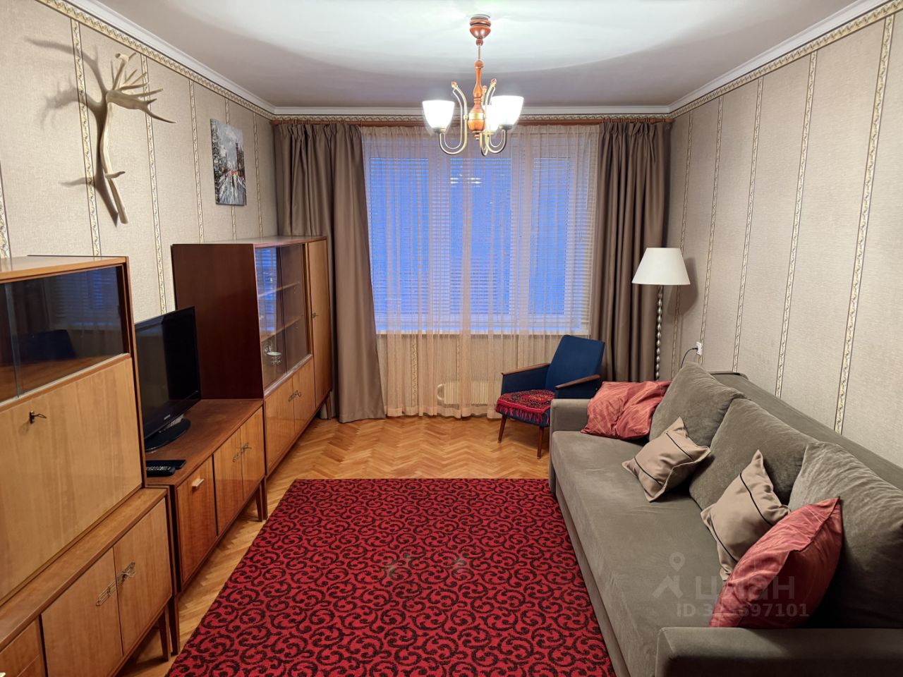 Аренда 1-комн квартиры на вторичном рынке Новоясеневский проспект, 12К3