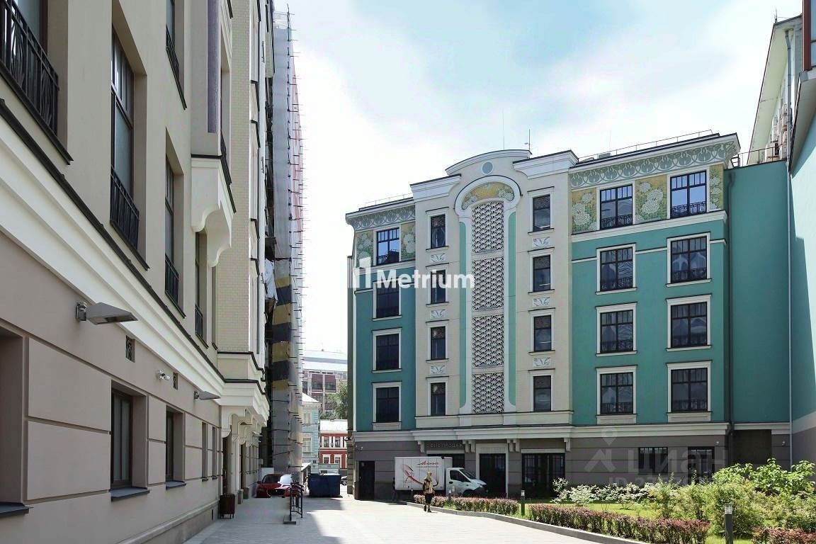 Продажа 2-комн квартиры на вторичном рынке Поварская улица, 8/1к1