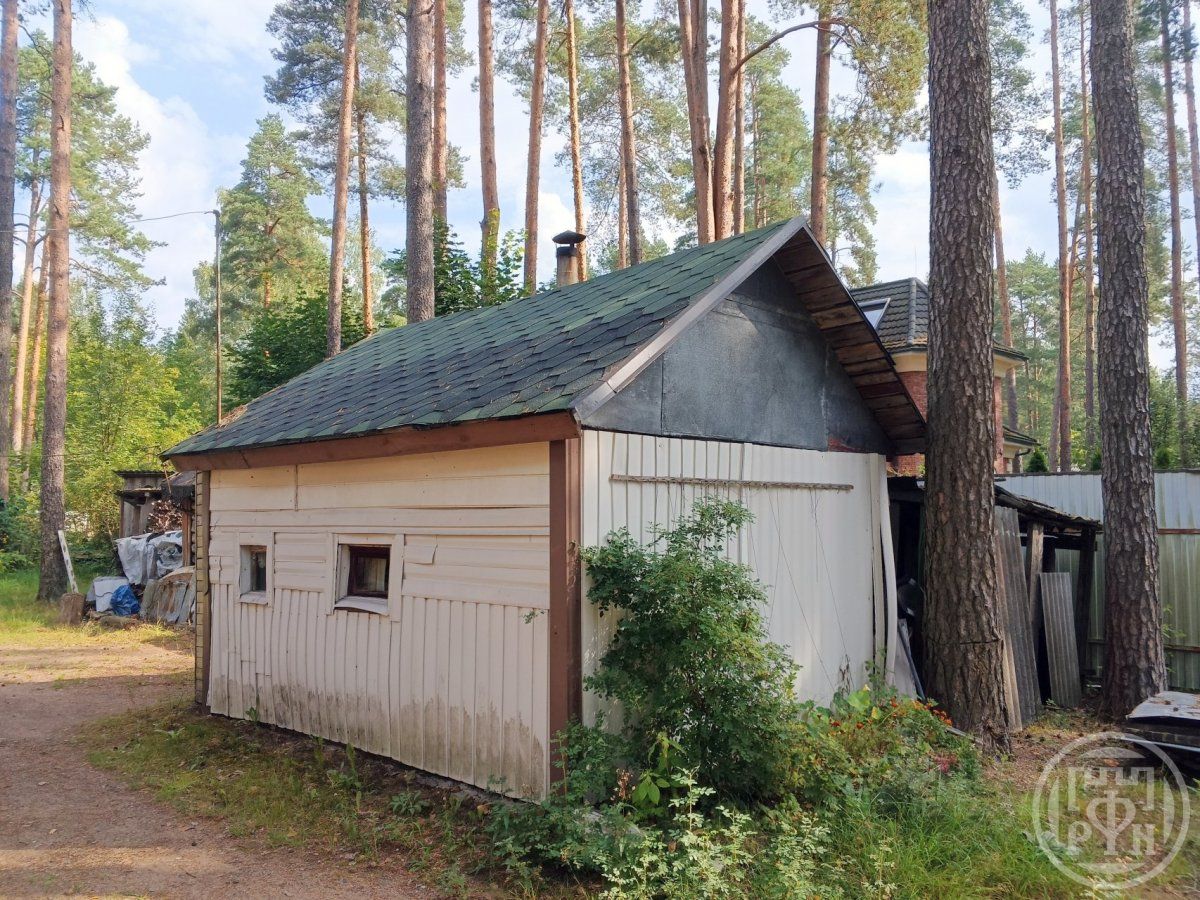 Продажа 2-комн квартиры на вторичном рынке пос. Комарово, улица Пушкина, 13
