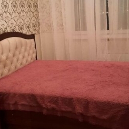 Аренда 2-комн квартиры на вторичном рынке пр-кт Защитников Москвы,  д. 8