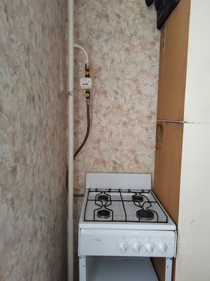 Продажа 1-комн квартиры на вторичном рынке Имени Свердлова пгт, проезд Западный, 12