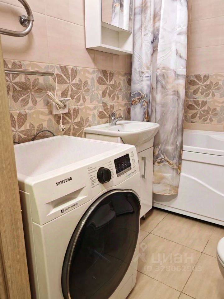 Аренда 1-комн квартиры на вторичном рынке Комендантский проспект, 64к1