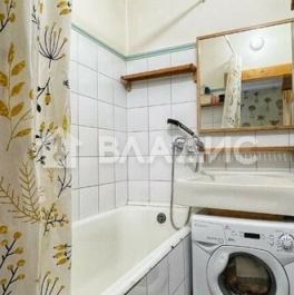 Продажа 2-комн квартиры на вторичном рынке улица Марии Ульяновой,  д. 21 к2