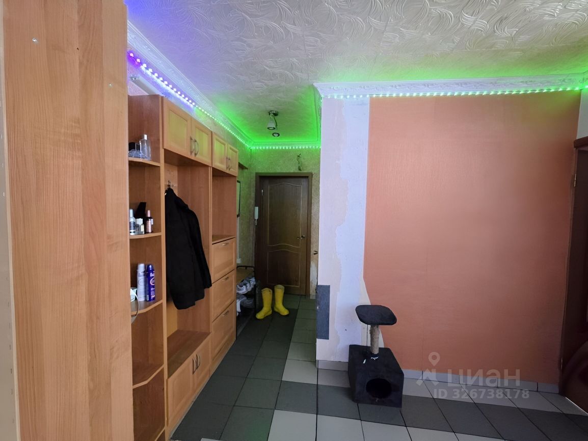 Продажа 2-комн квартиры на вторичном рынке Кириши, улица Мира, 27