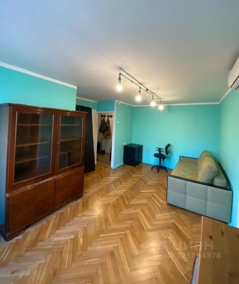 Аренда 2-комн квартиры на вторичном рынке Зеленый проспект, 65