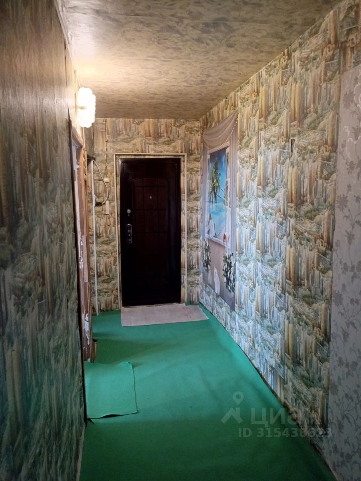 Продажа 3-комн квартиры на вторичном рынке д. Малое Верево, улица Кутышева, 10