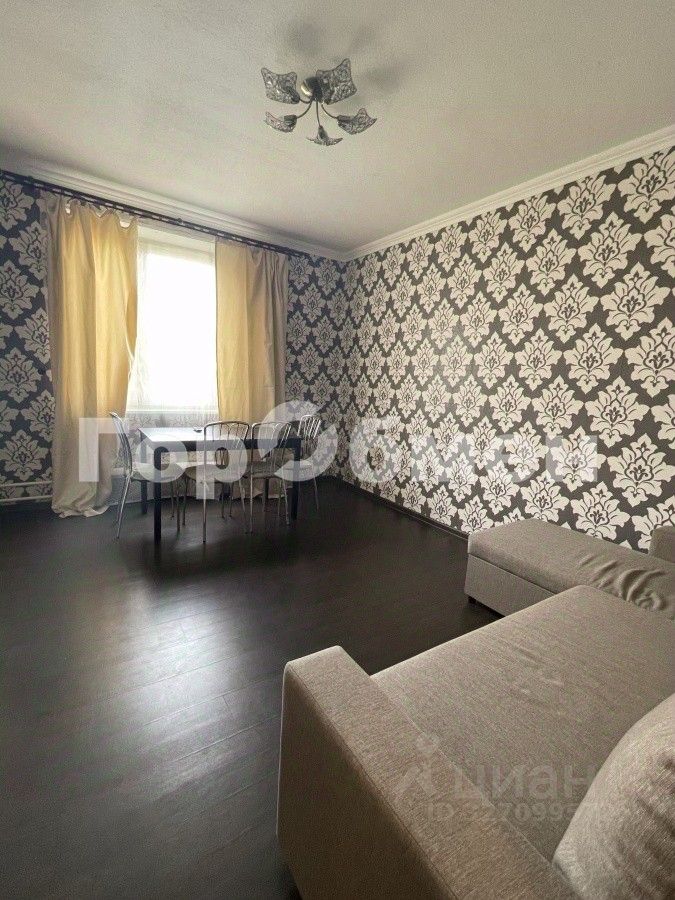 Продажа 3-комн квартиры на вторичном рынке Енисейская улица, 28К1