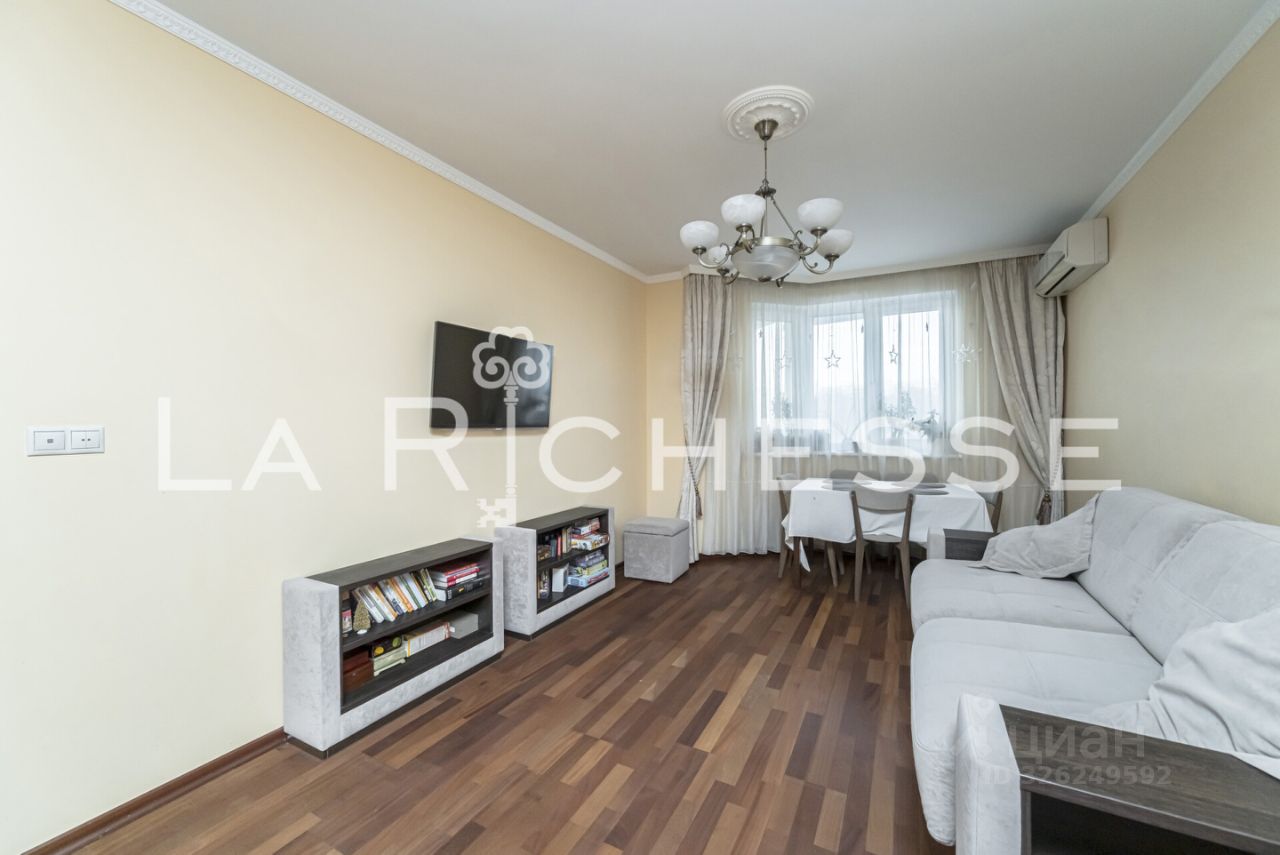 Продажа 2-комн квартиры на вторичном рынке Беловежская улица, 17К2