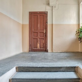 Продажа 6-комн квартиры на вторичном рынке ул Красного Курсанта,  д. 23