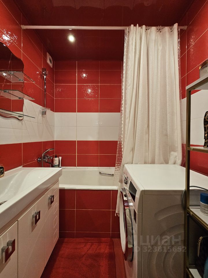 Продажа 3-комн квартиры на вторичном рынке Октябрьский пгт, улица 60 лет Победы, 7