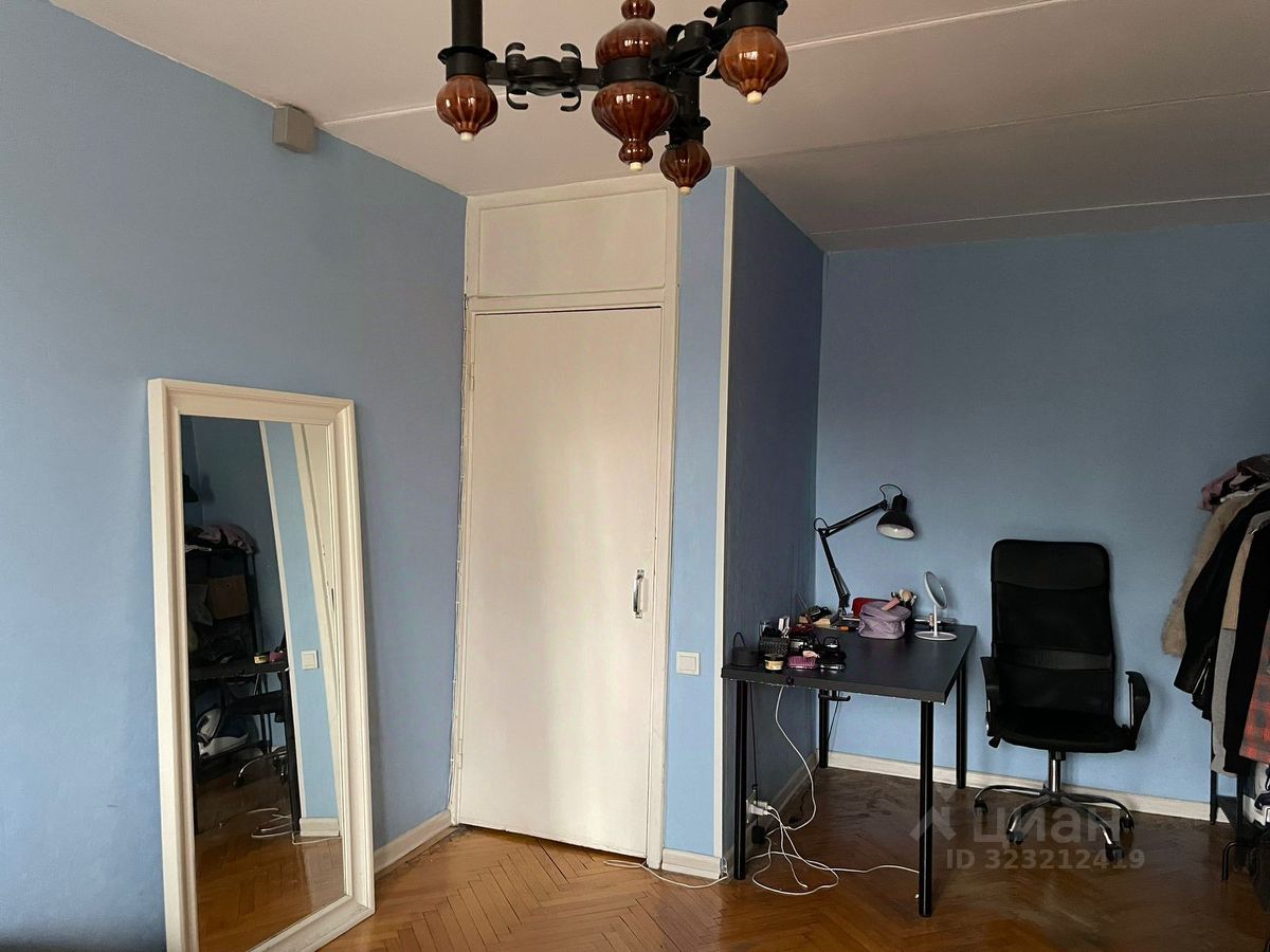 Продажа 2-комн квартиры на вторичном рынке Чусовская улица, 15