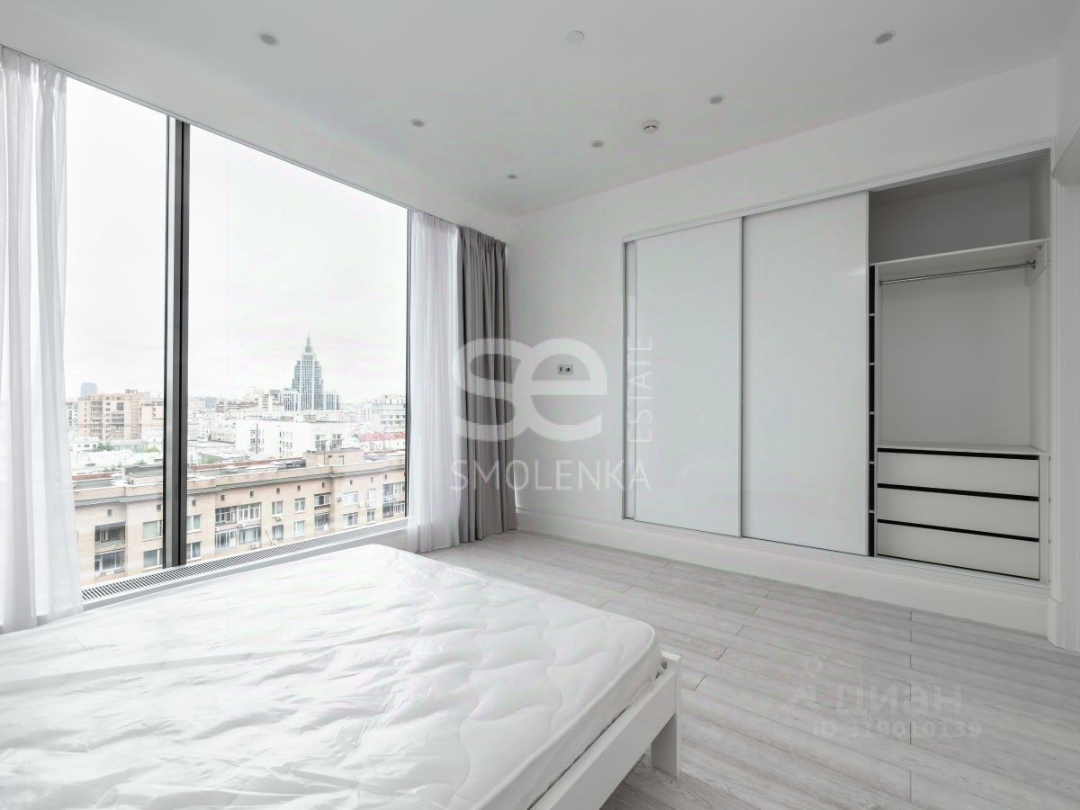 Продажа 2-комн квартиры на вторичном рынке 2-я Брестская улица, 6