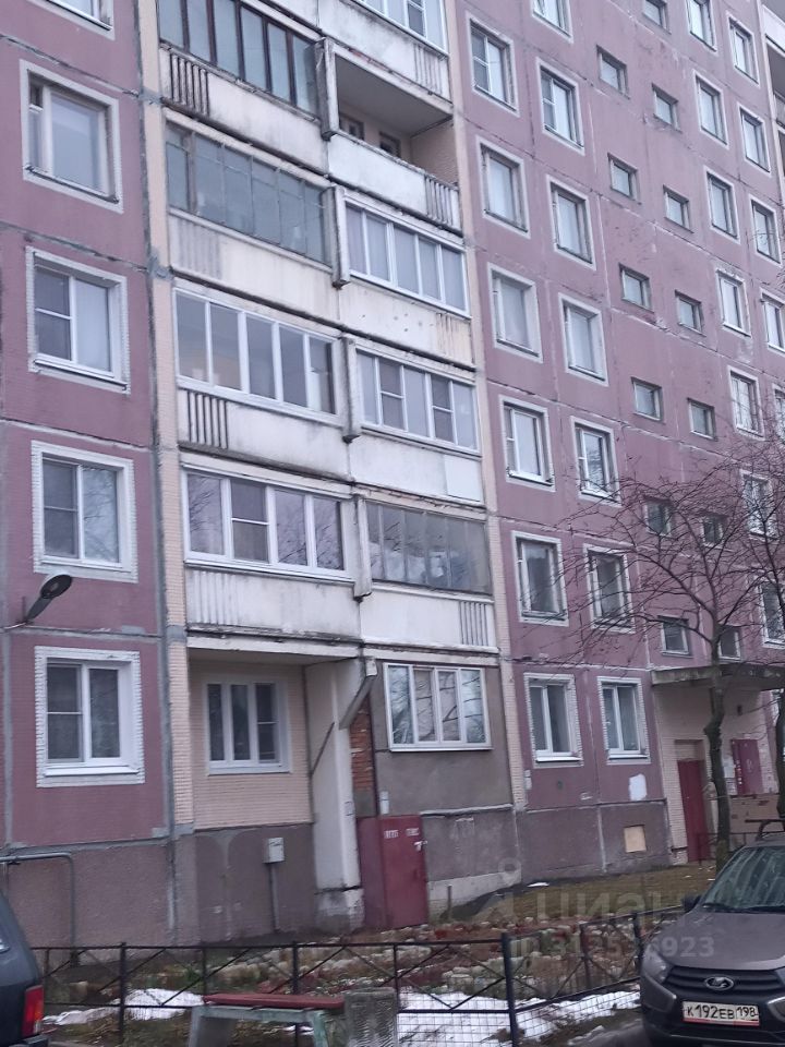 Продажа 3-комн квартиры на вторичном рынке Горелово тер., улица Коммунаров, 116к1