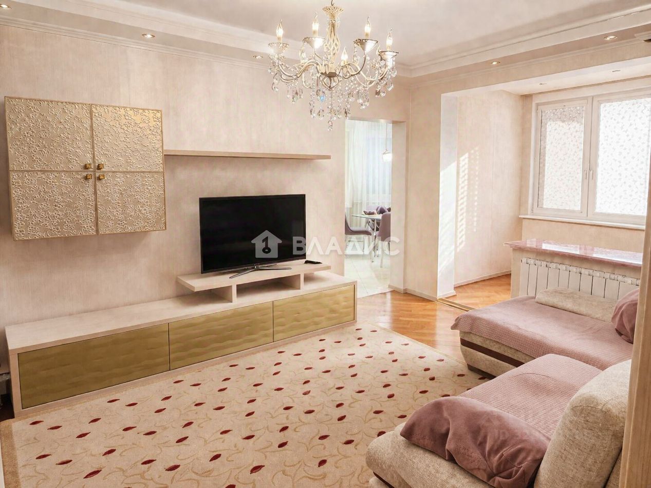 Продажа 3-комн квартиры на вторичном рынке улица Дмитриевского, 23К1