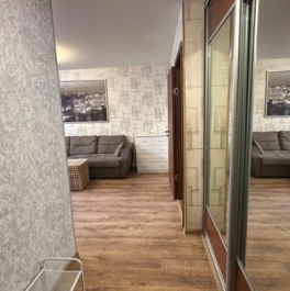 Продажа 4-комн квартиры на вторичном рынке Ветеранов пр-кт,  д. 44