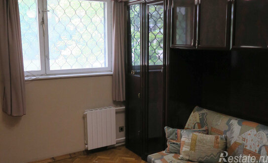 Продажа 4-комн квартиры на вторичном рынке улица Молостовых,  д. 5