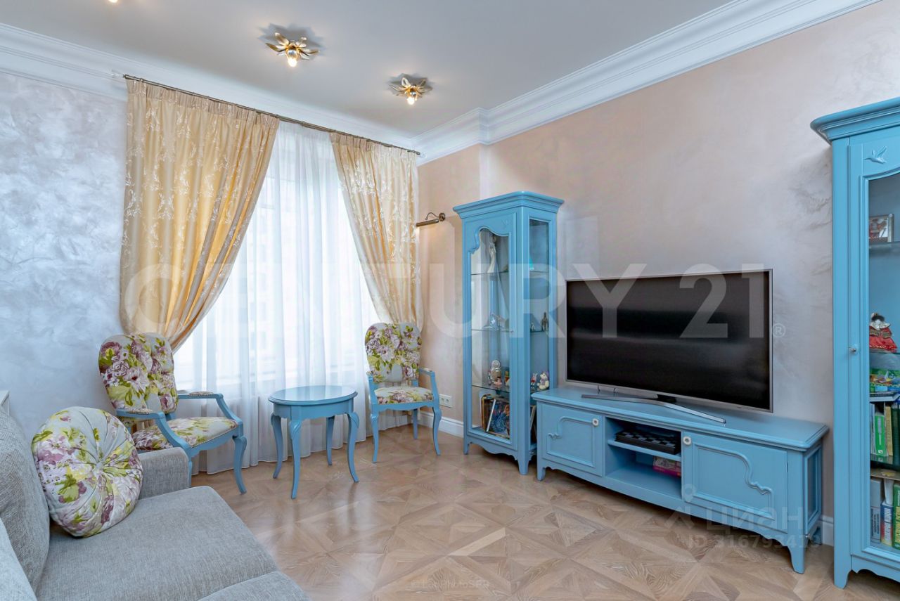 Продажа 3-комн квартиры на вторичном рынке Петергофское шоссе, 43к1