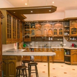 Продажа 4-комн квартиры на вторичном рынке ул Знаменка,  д. 15