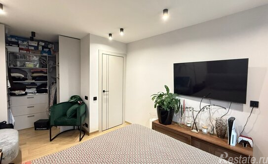 Продажа 1-комн квартиры на вторичном рынке Полоцкая улица,  д. 16