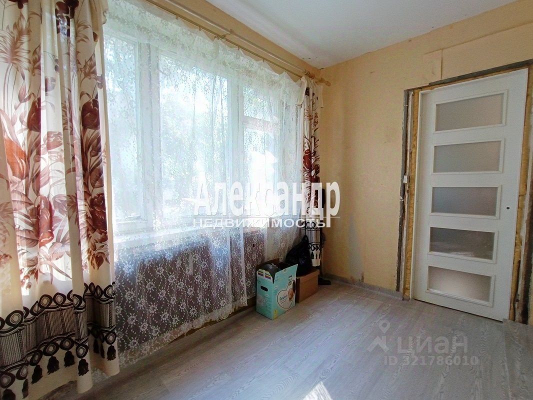 Продажа 4-комн квартиры на вторичном рынке Выборг, улица Сухова, 8