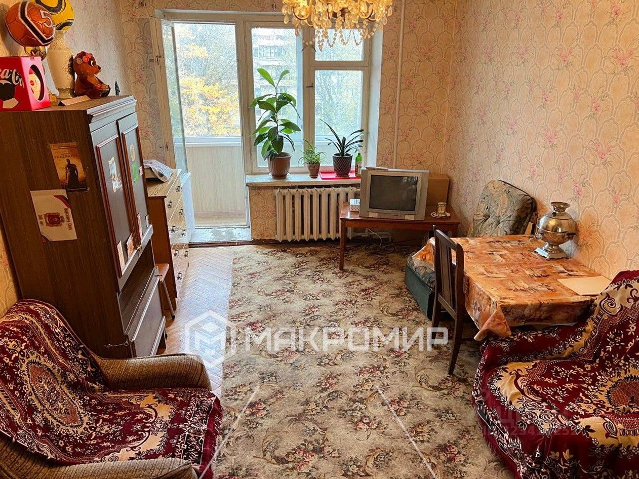 Продажа 3-комн квартиры на вторичном рынке Пушкин, Артиллерийская улица, 4