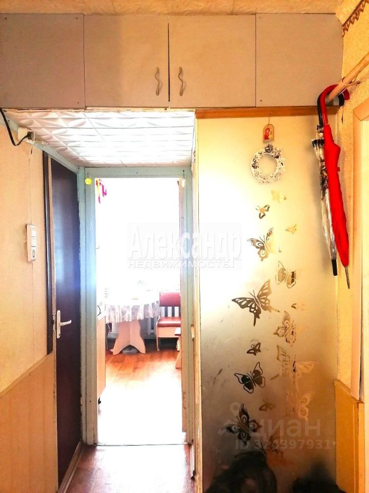 Продажа 2-комн квартиры на вторичном рынке пос. Платформа 69-й км, улица Заводская, 10