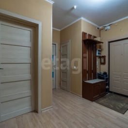 Продажа 2-комн квартиры на вторичном рынке улица Адмирала Черокова,  д. 18 к3