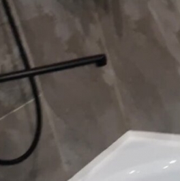 Продажа 1-комн квартиры на вторичном рынке Заречный, Комсомольская улица,  д. 4