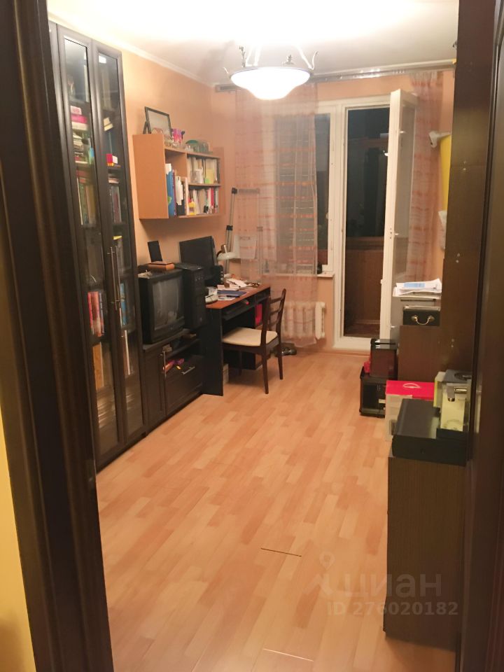 Продажа 3-комн квартиры на вторичном рынке Симферопольский бульвар, 9кА