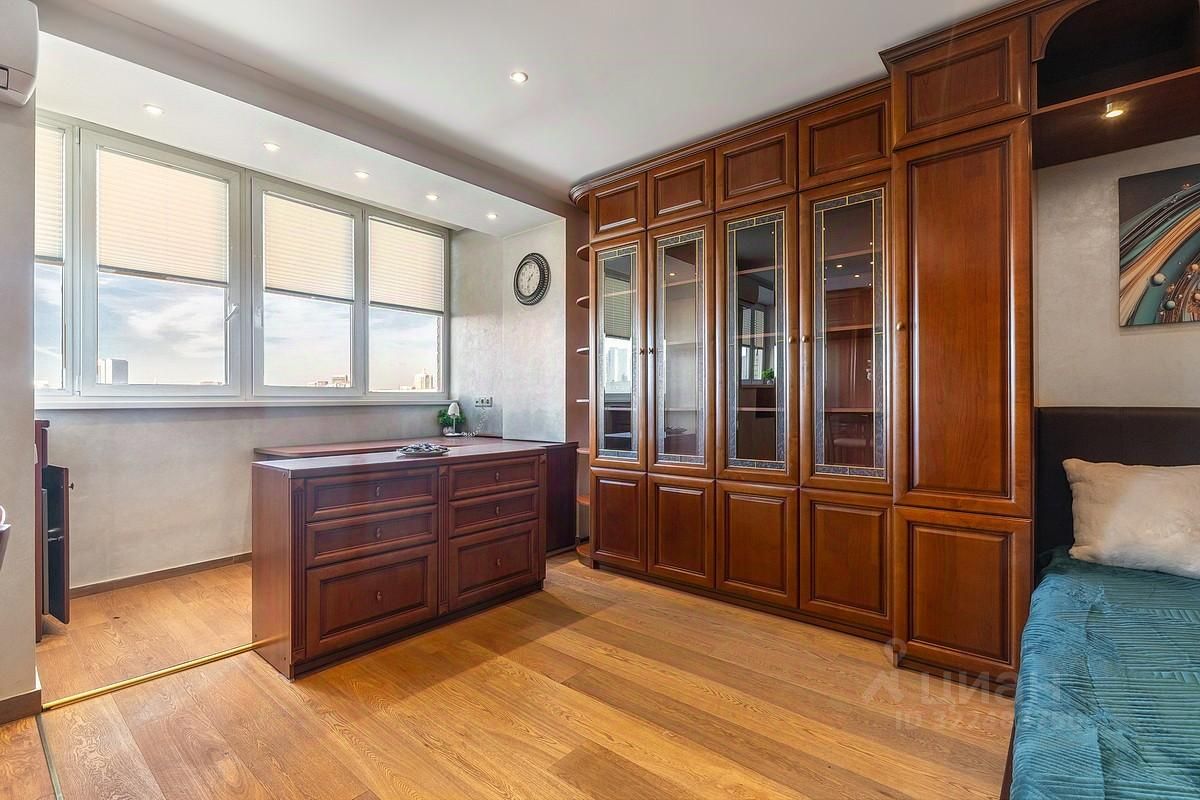 Продажа 1-комн квартиры на вторичном рынке Большая Никитская улица, 49